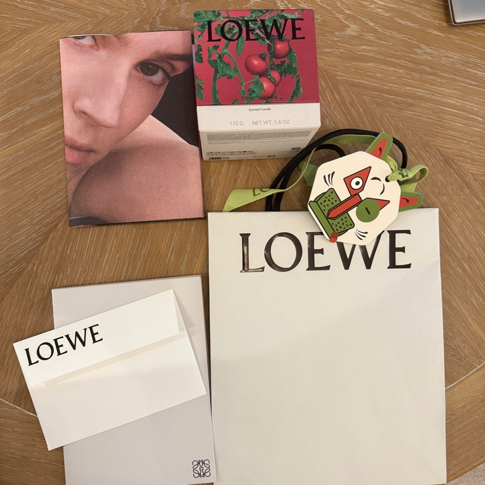 Loewe tomato candle box and gift bag